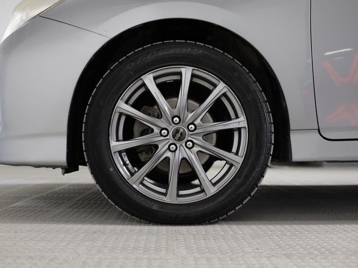 Toyota Wish 2009 - фото автомобиля