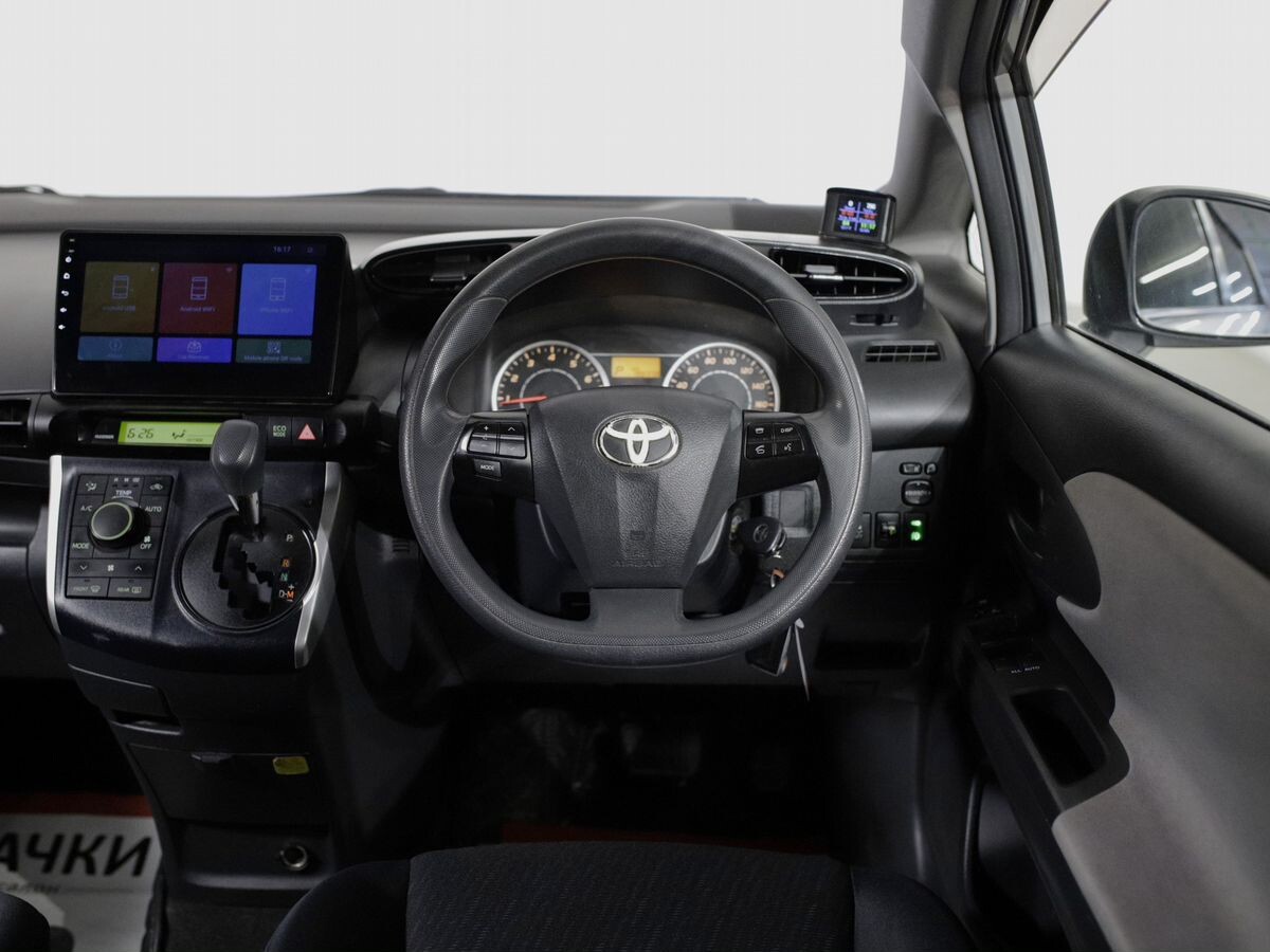 Toyota Wish 2009 - фото автомобиля