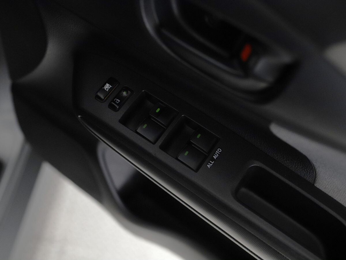 Toyota Wish 2009 - фото автомобиля