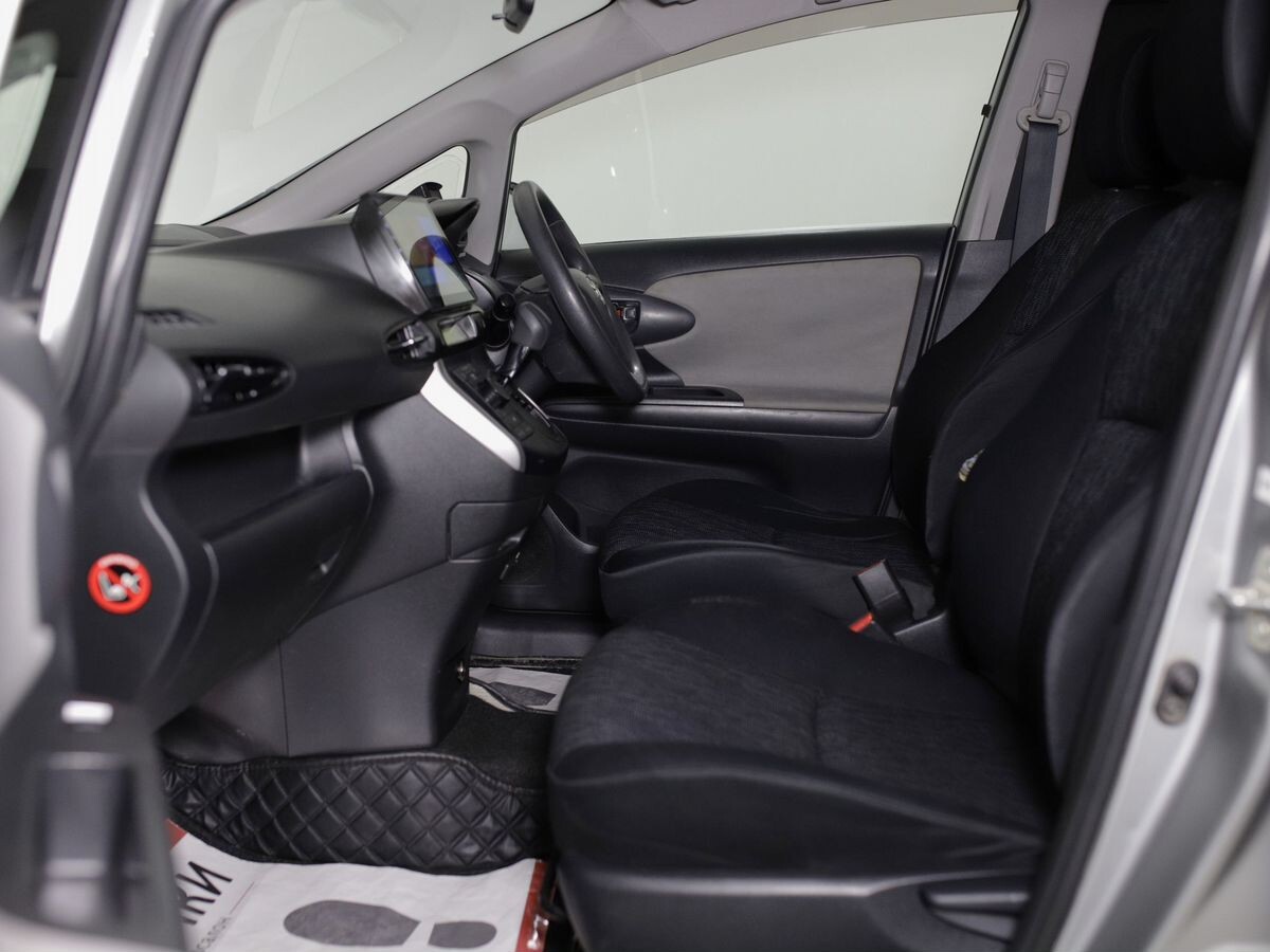 Toyota Wish 2009 - фото автомобиля