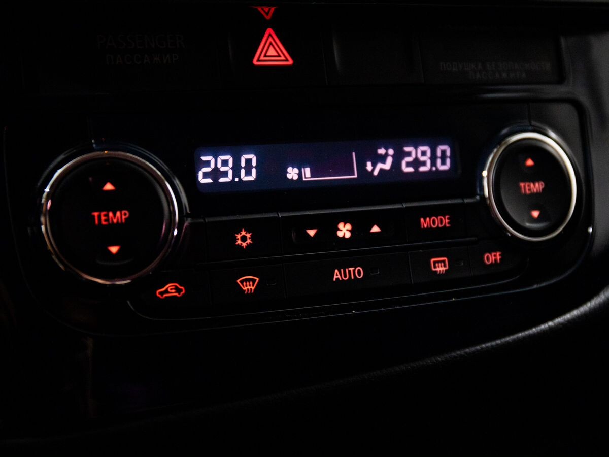 Mitsubishi Outlander 2012 - фото автомобиля