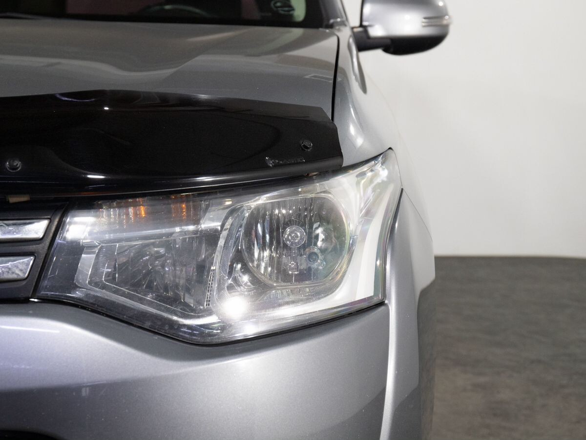 Mitsubishi Outlander 2012 - фото автомобиля