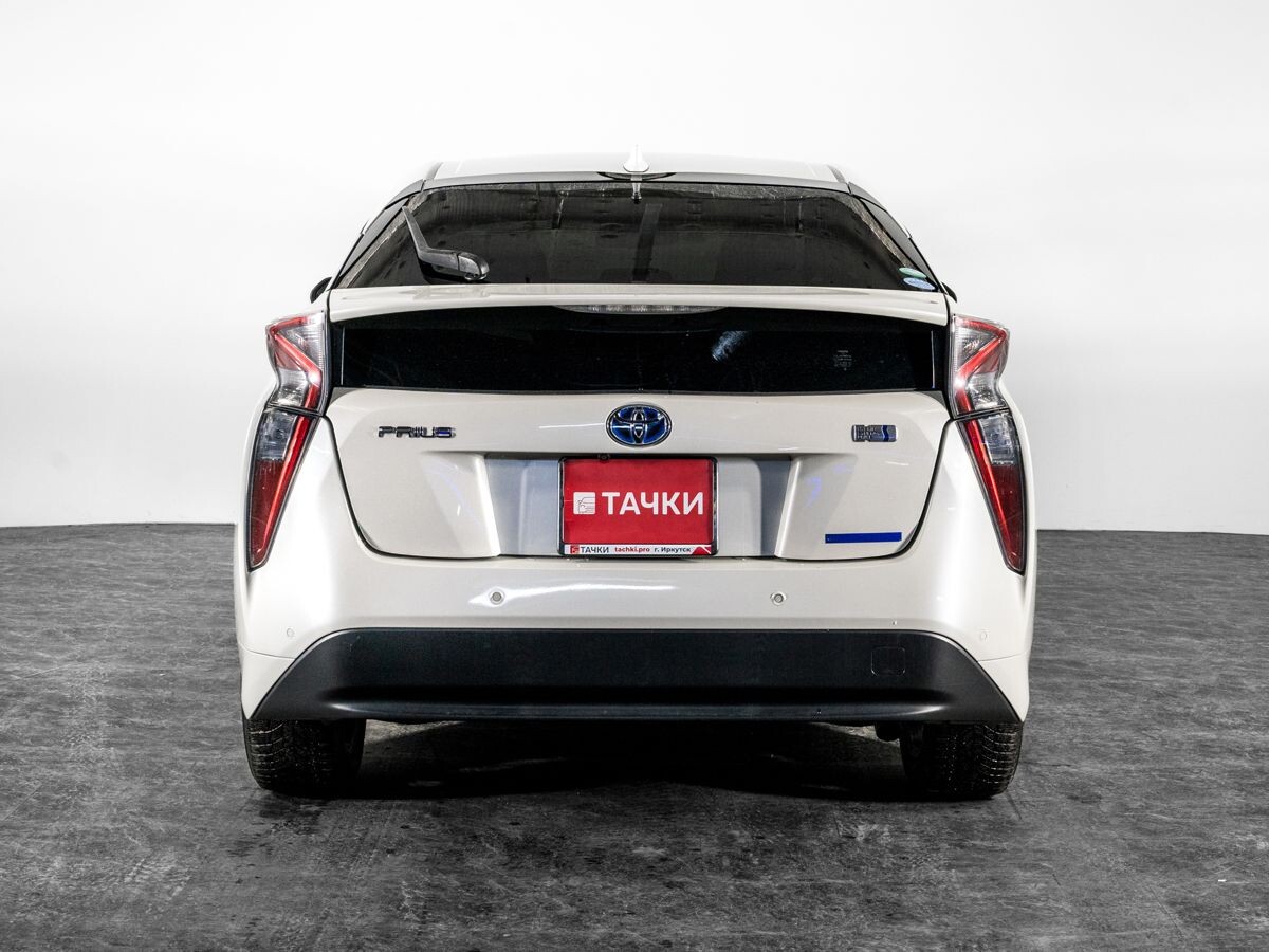 Toyota Prius 2016 - фото автомобиля