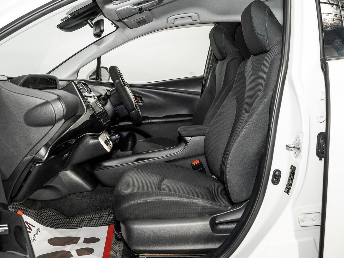 Toyota Prius 2016 - фото автомобиля