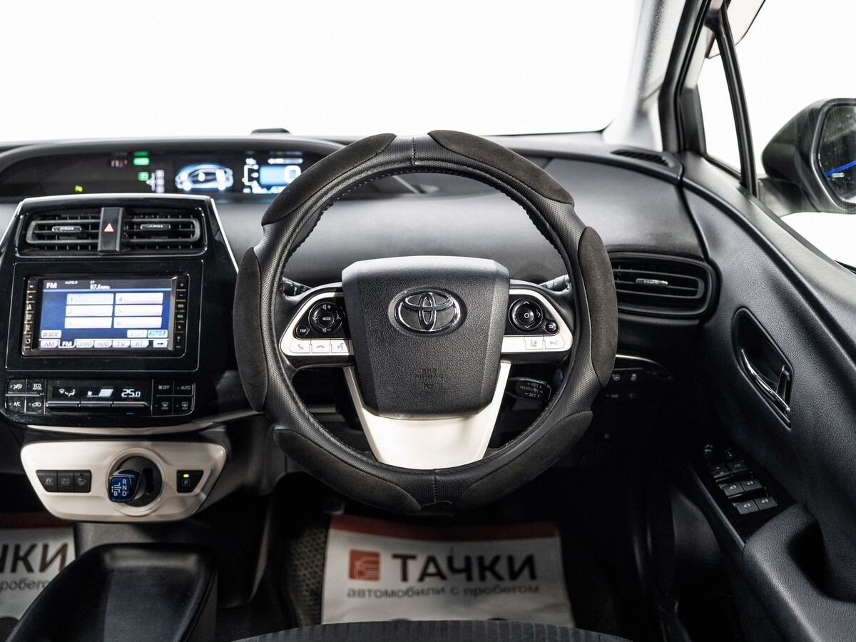 Toyota Prius 2016 - фото автомобиля