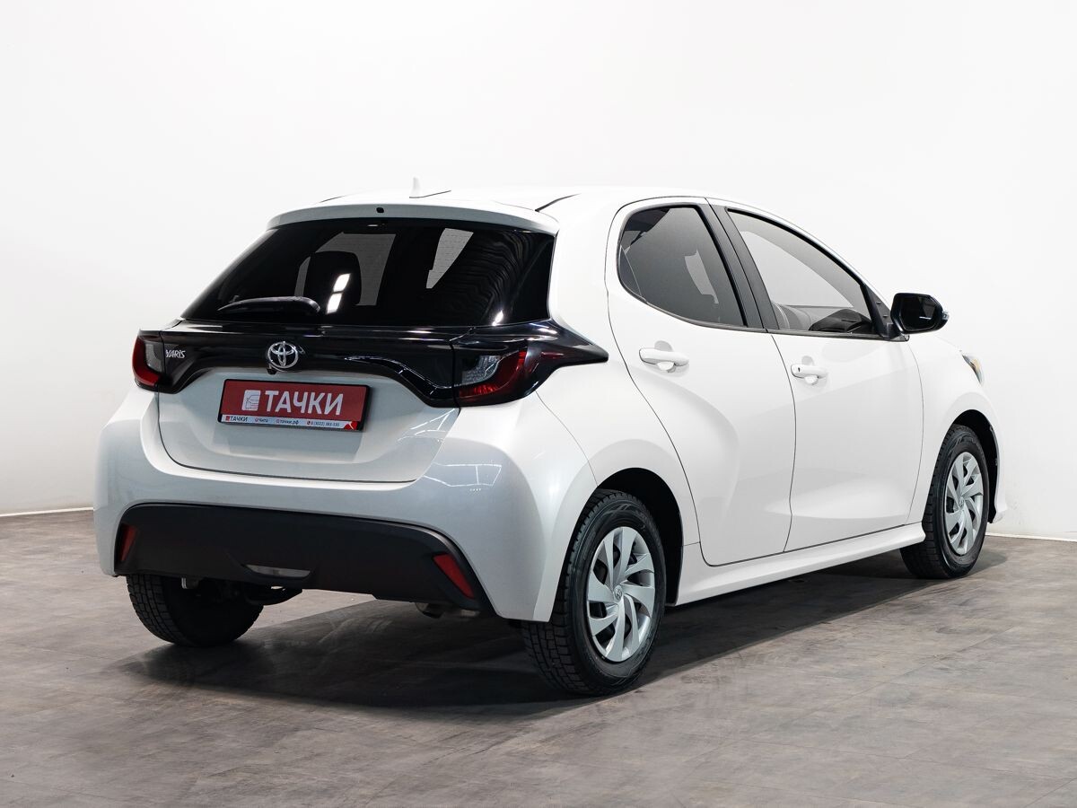 Toyota Yaris 2020 - фото автомобиля