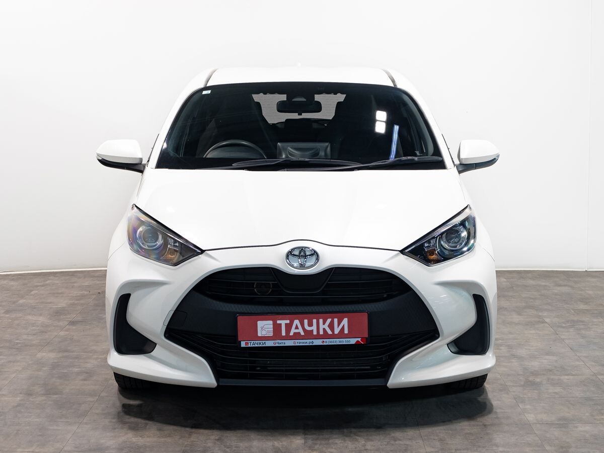 Toyota Yaris 2020 - фото автомобиля