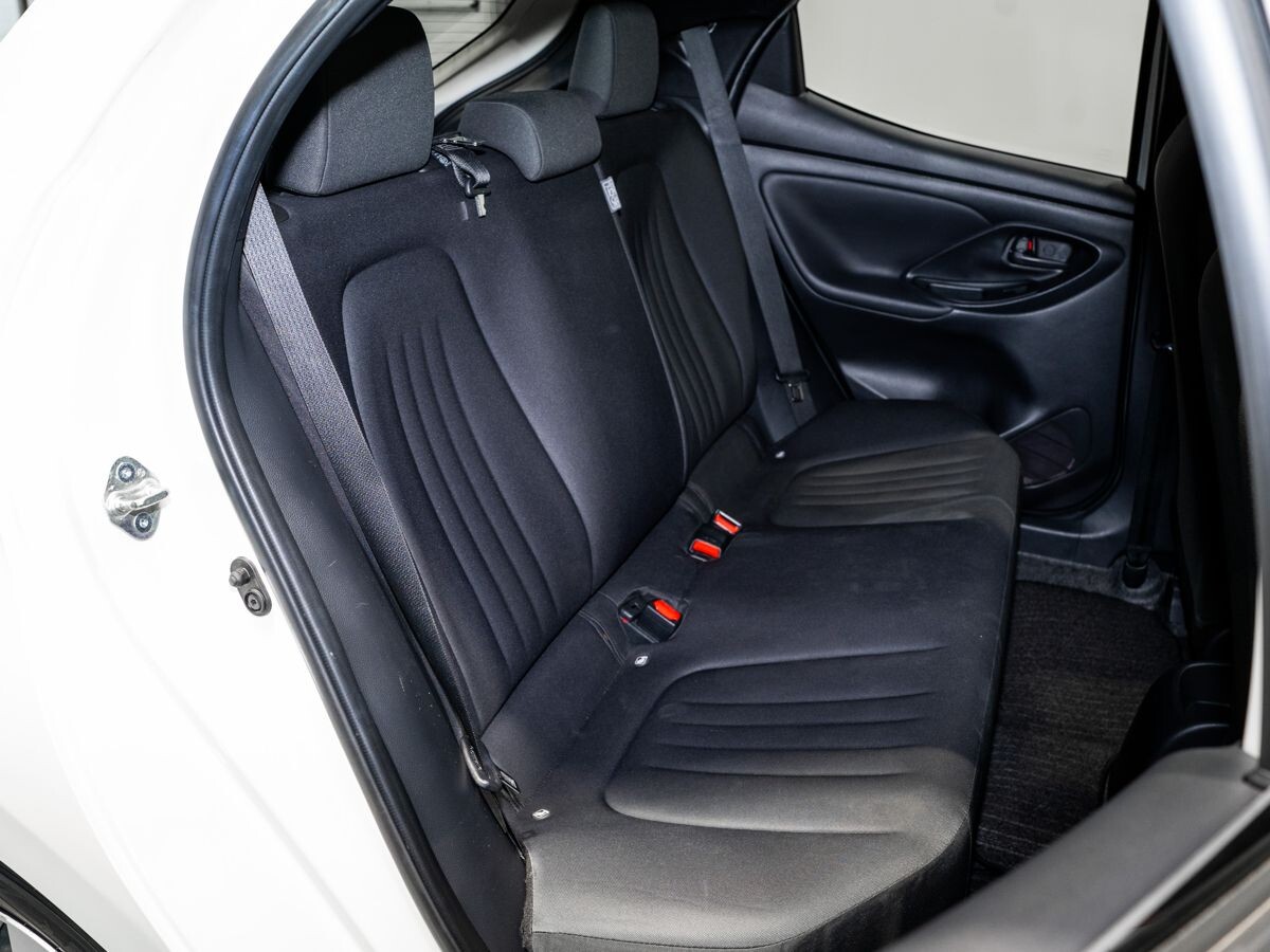 Toyota Yaris 2020 - фото автомобиля