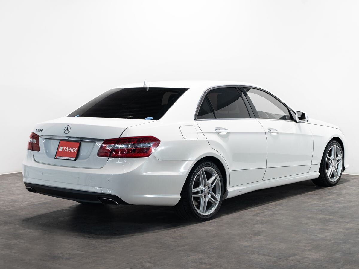 Mercedes-Benz E-Класс 2013 - фото автомобиля