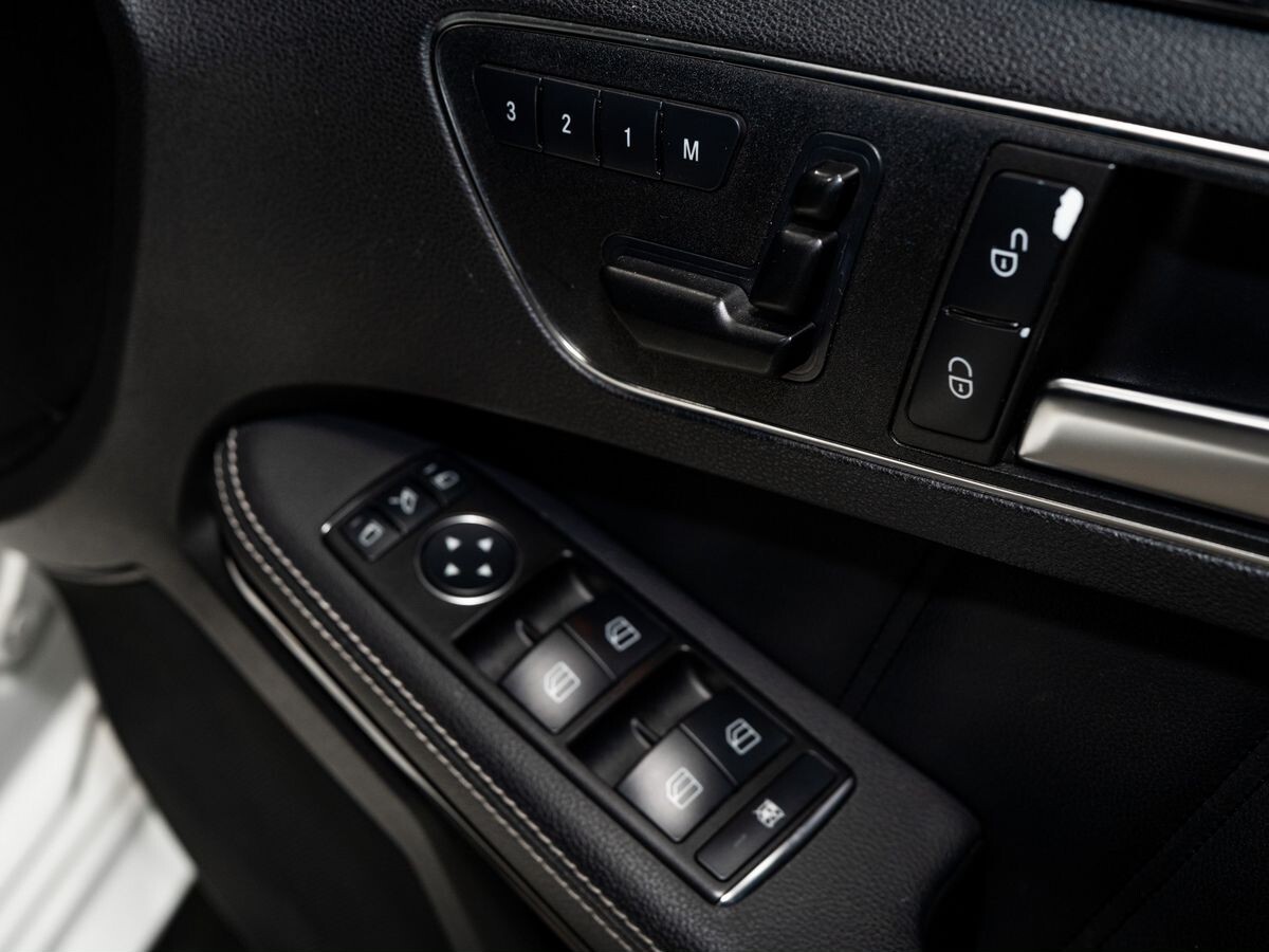 Mercedes-Benz E-Класс 2013 - фото автомобиля