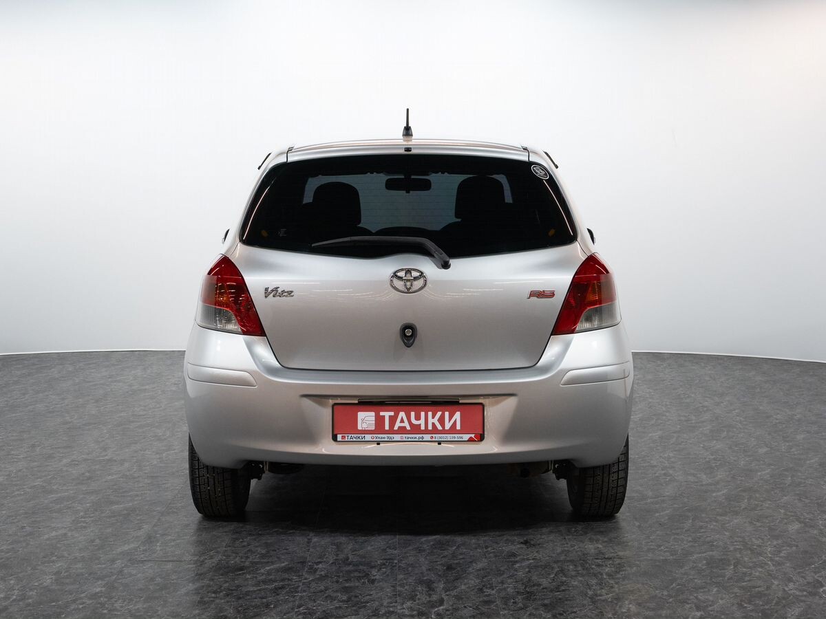 Toyota Vitz 2009 - фото автомобиля