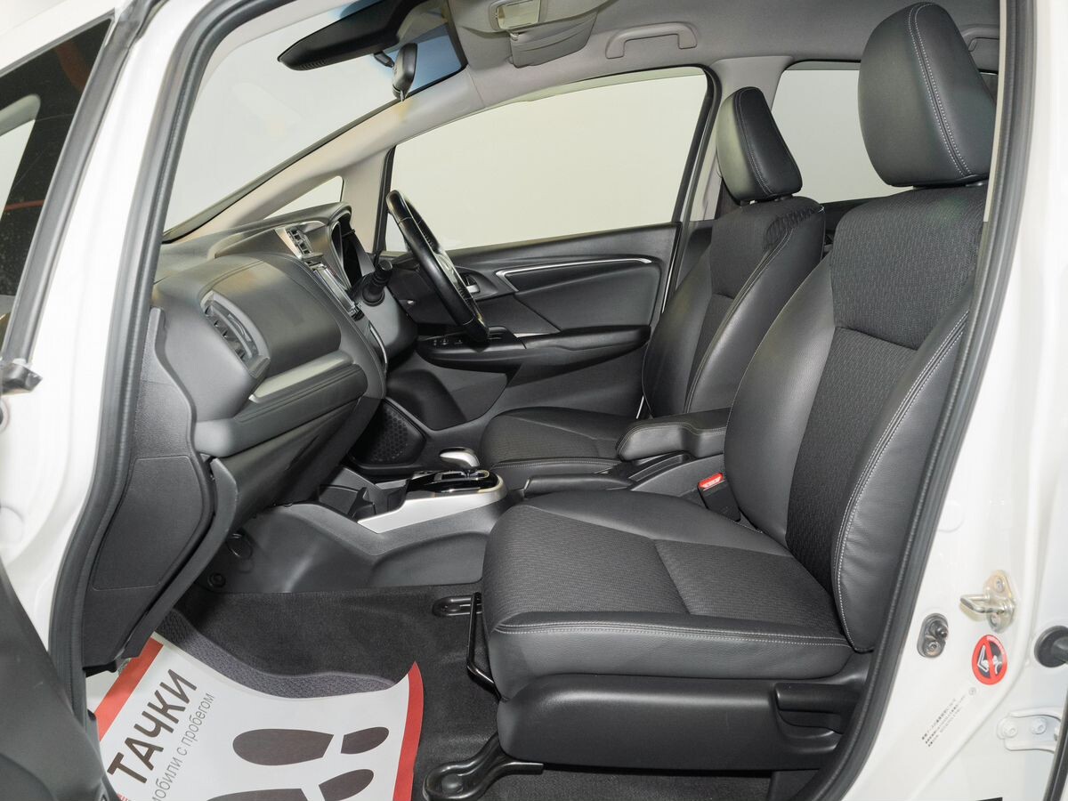 Honda Fit 2015 - фото автомобиля