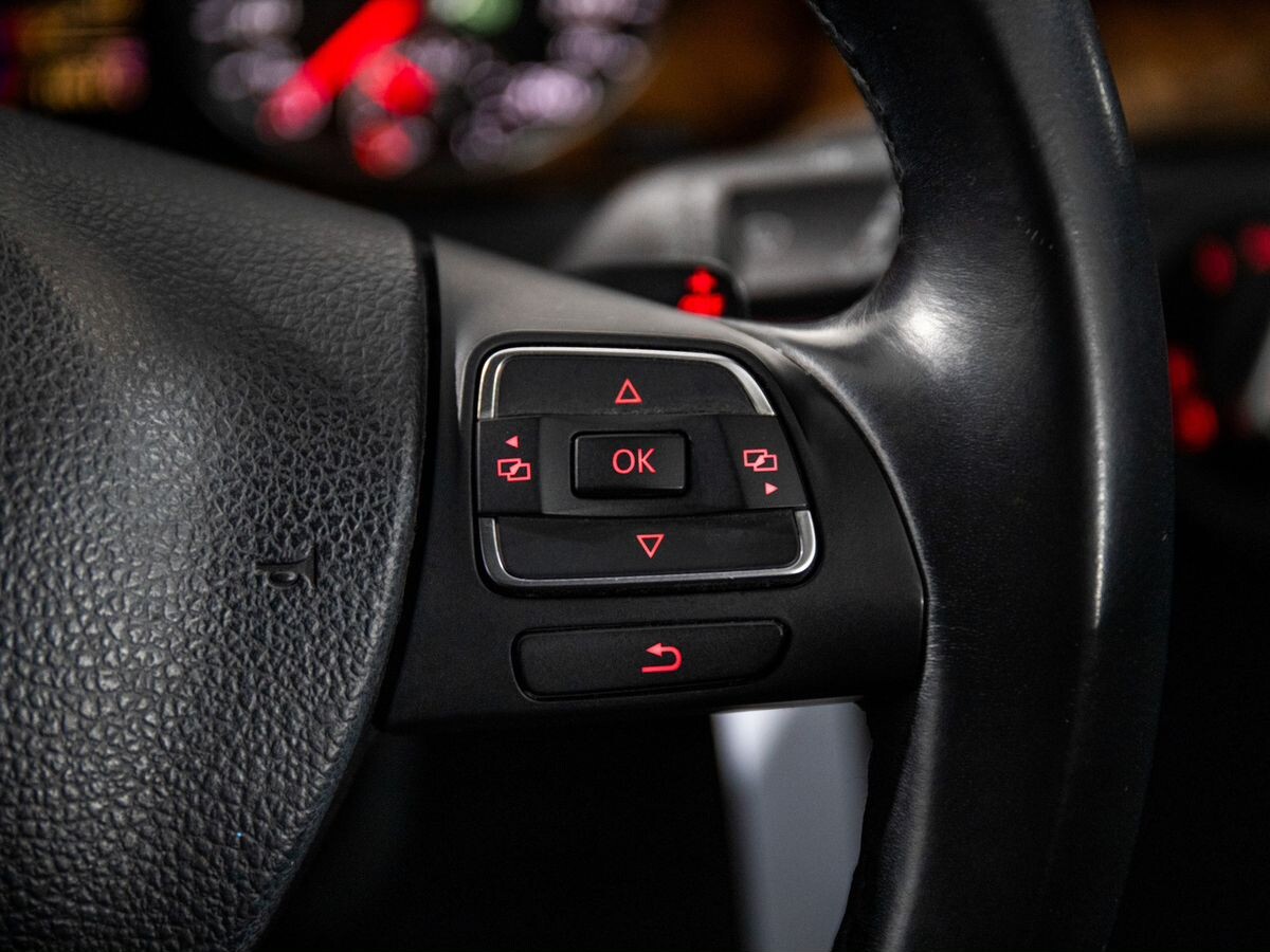 Volkswagen Passat 2012 - фото автомобиля