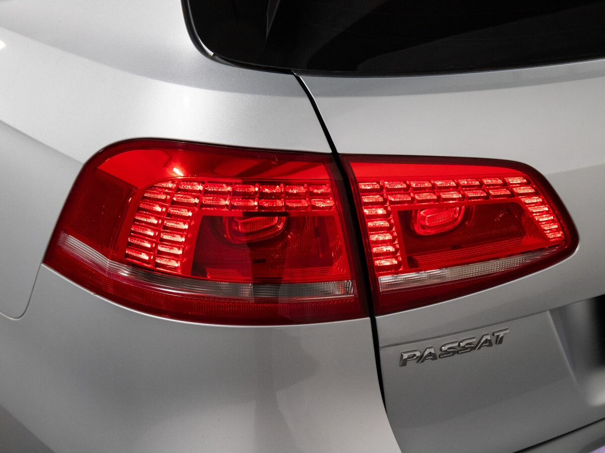 Volkswagen Passat 2012 - фото автомобиля