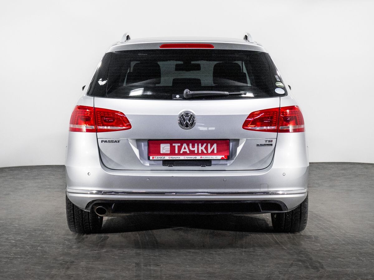 Volkswagen Passat 2012 - фото автомобиля