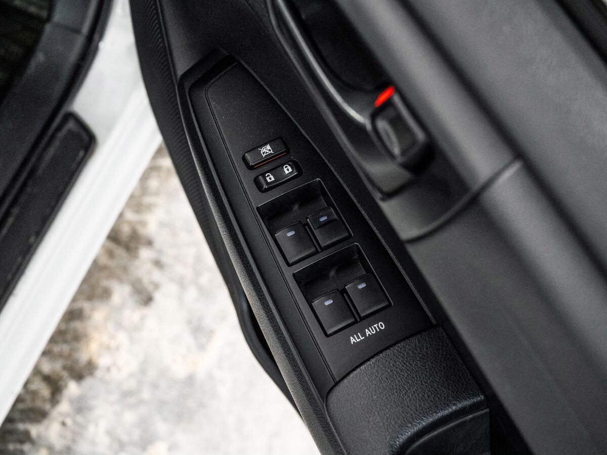 Toyota Corolla 2017 - фото автомобиля