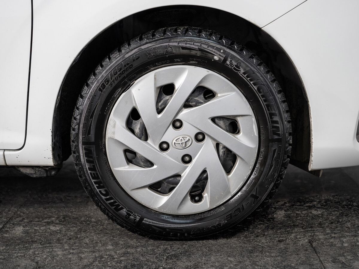 Toyota Corolla 2017 - фото автомобиля