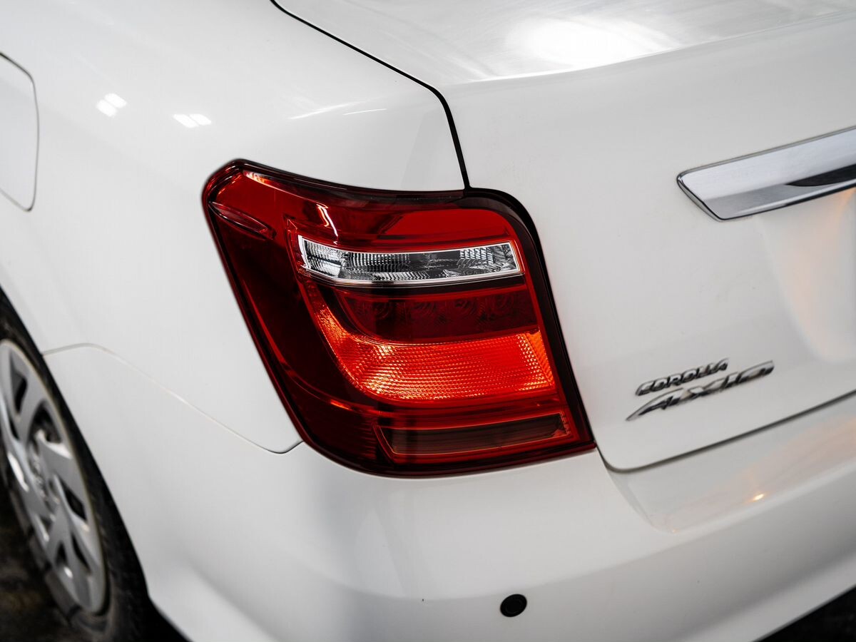 Toyota Corolla 2017 - фото автомобиля