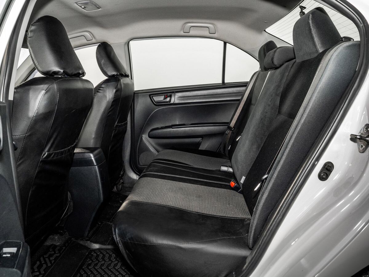 Toyota Corolla 2017 - фото автомобиля