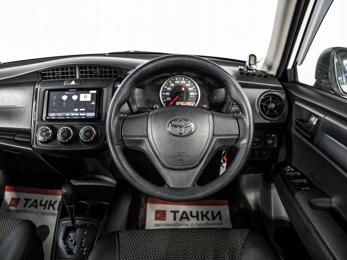 Toyota Corolla 2017 - фото автомобиля