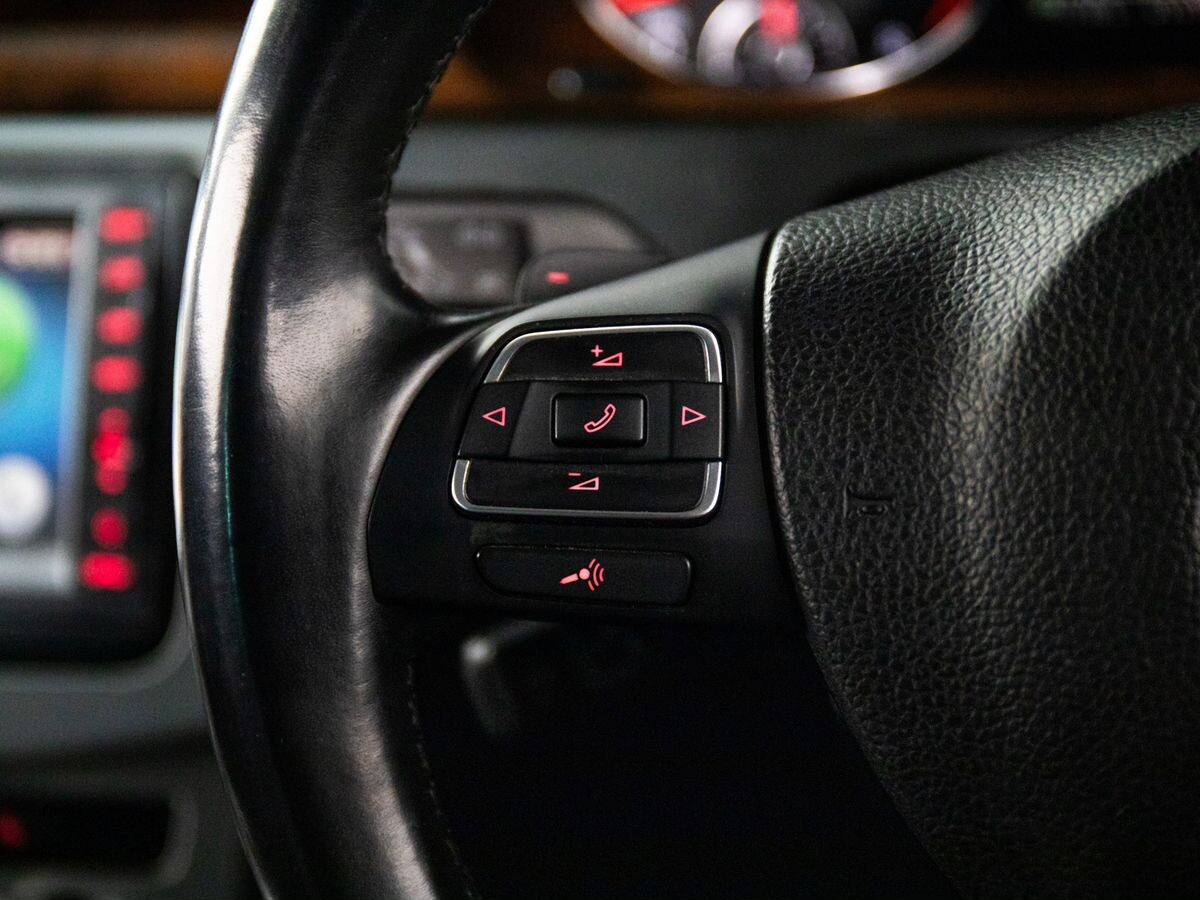 Volkswagen Passat 2011 - фото автомобиля