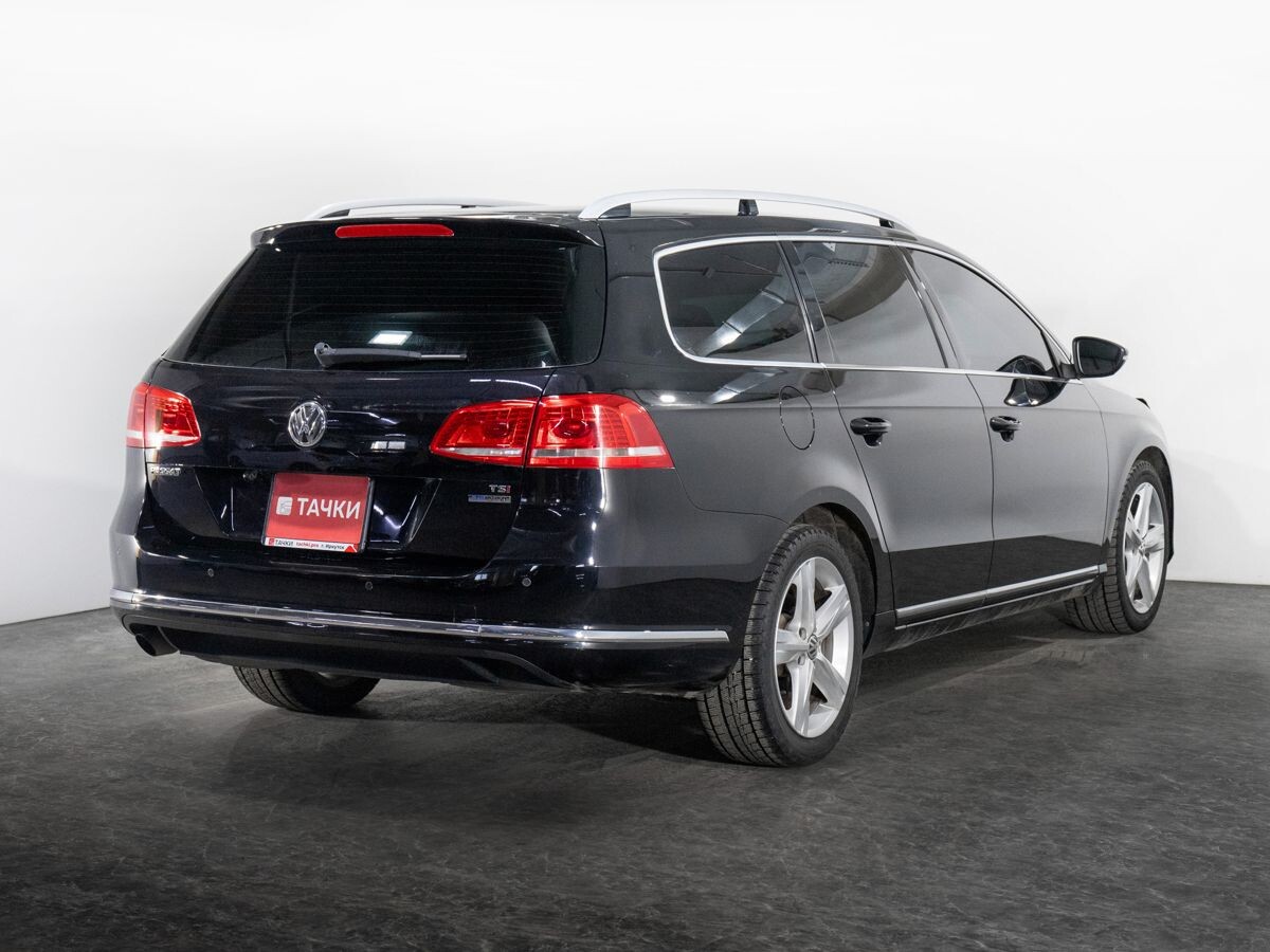 Volkswagen Passat 2011 - фото автомобиля