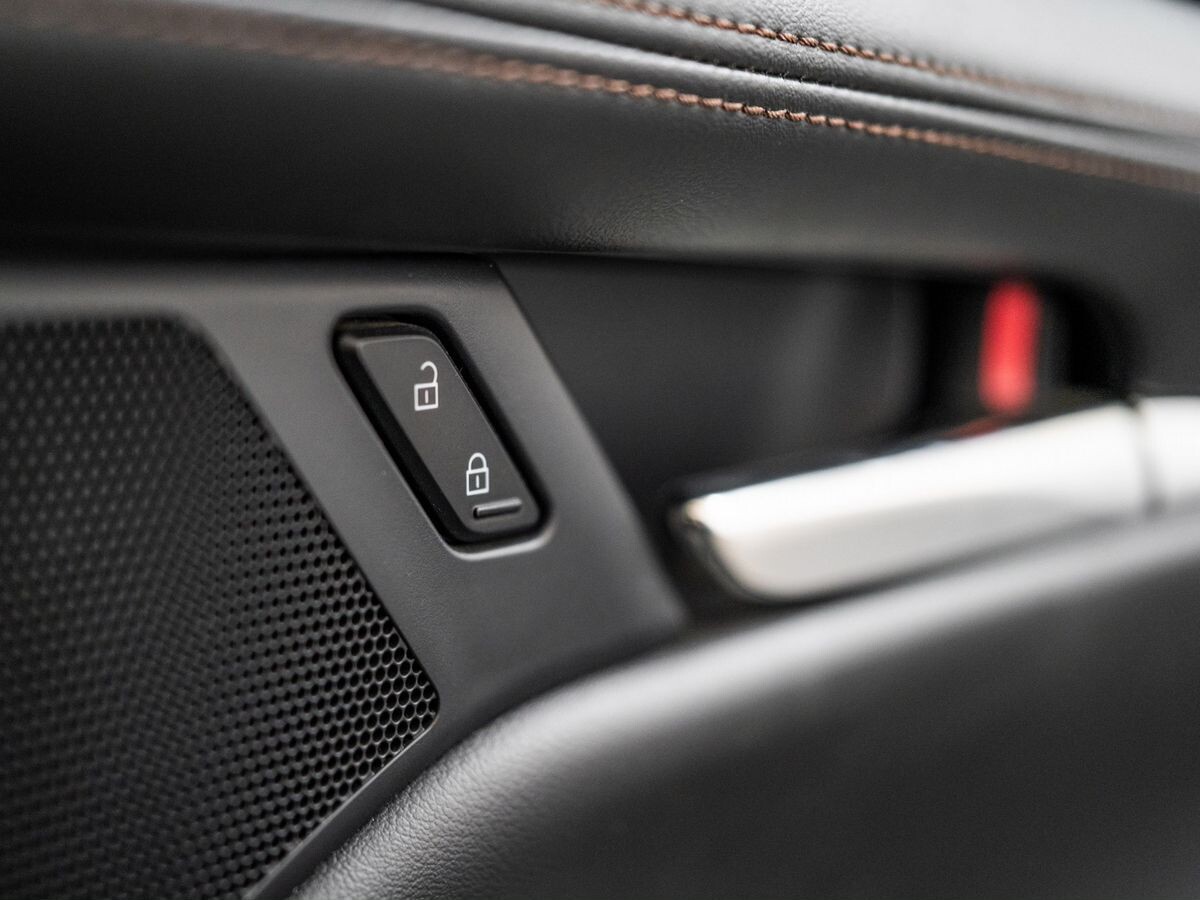 Mazda 3 2019 - фото автомобиля