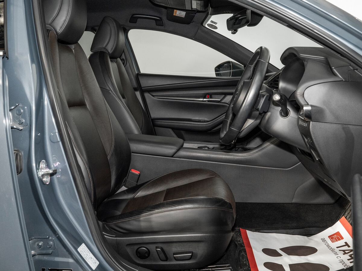 Mazda 3 2019 - фото автомобиля