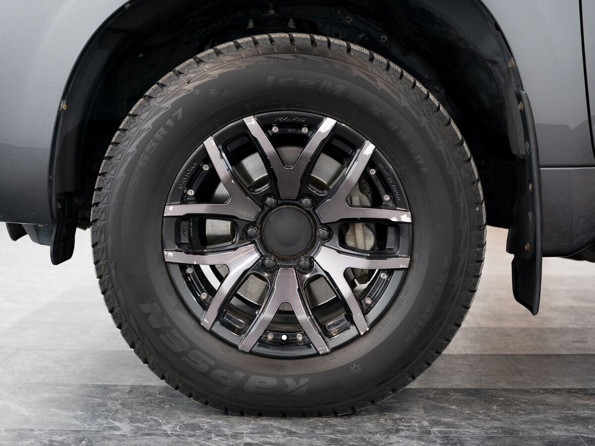 Toyota Land Cruiser Prado 2018 - фото автомобиля