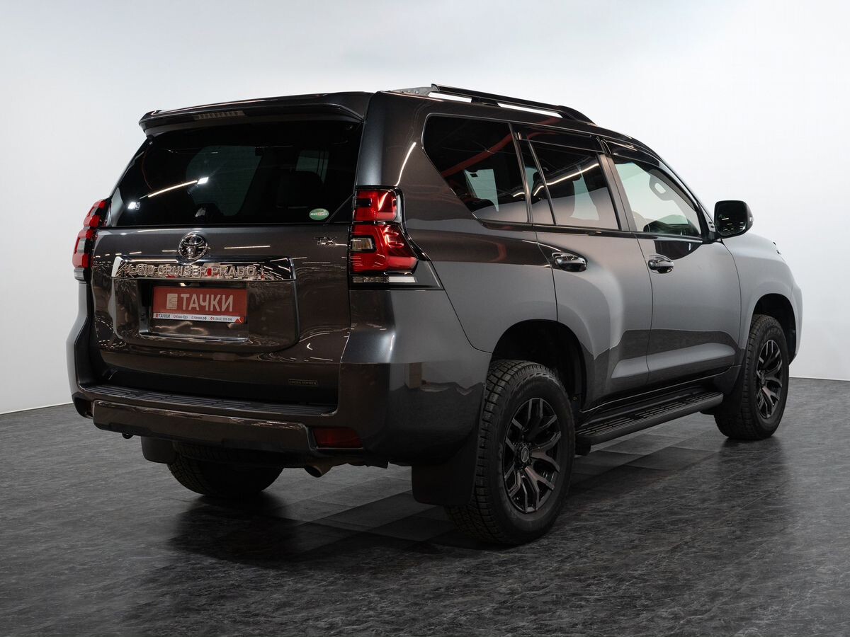 Toyota Land Cruiser Prado 2018 - фото автомобиля