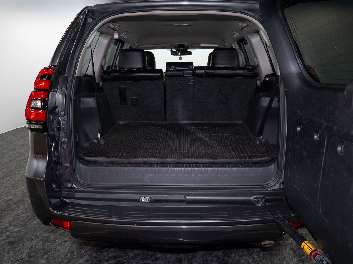 Toyota Land Cruiser Prado 2018 - фото автомобиля