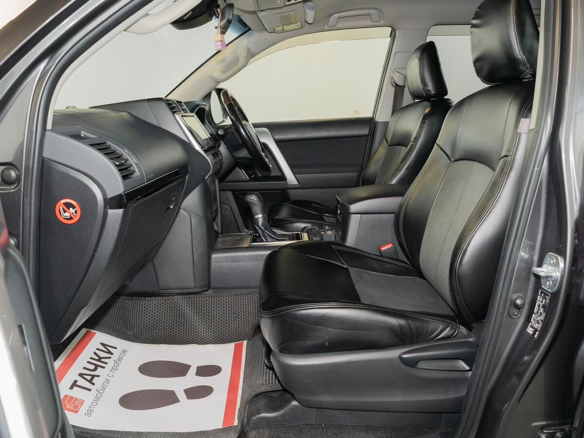 Toyota Land Cruiser Prado 2018 - фото автомобиля