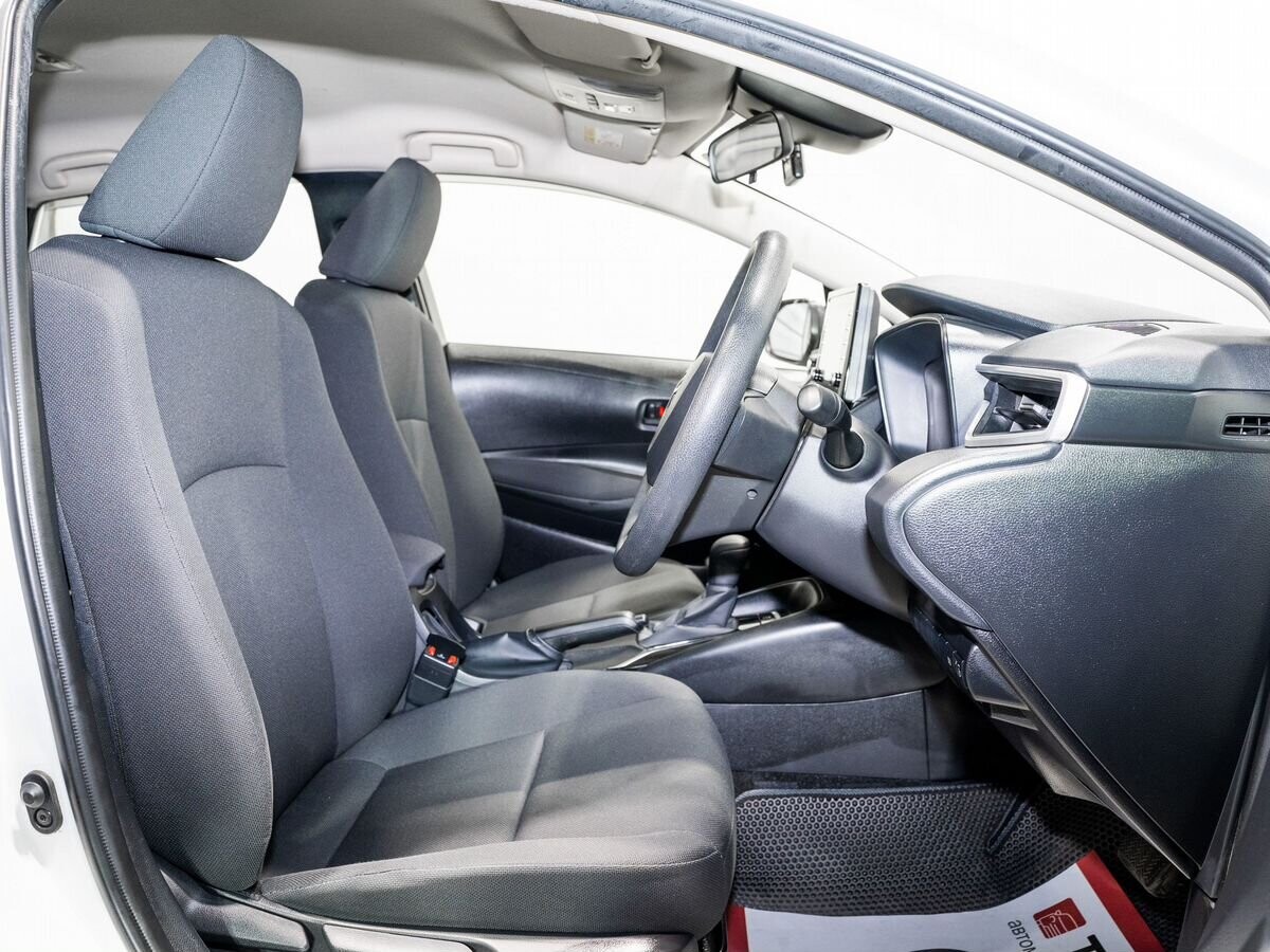 Toyota Corolla 2021 - фото автомобиля