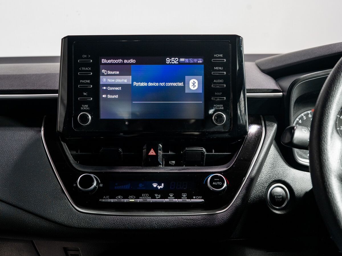 Toyota Corolla 2021 - фото автомобиля