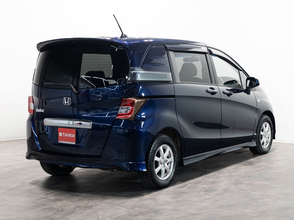 Honda Freed 2010 - фото автомобиля