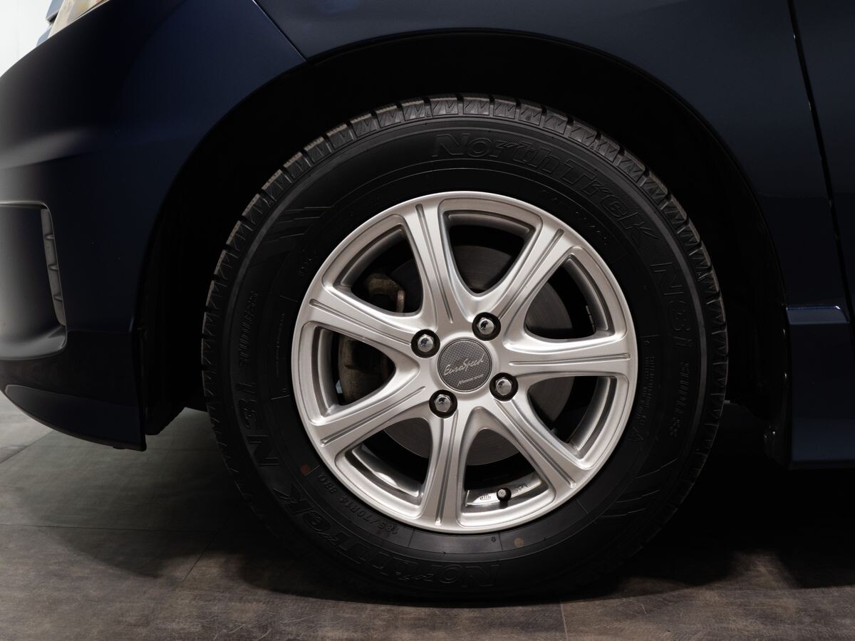 Honda Freed 2010 - фото автомобиля