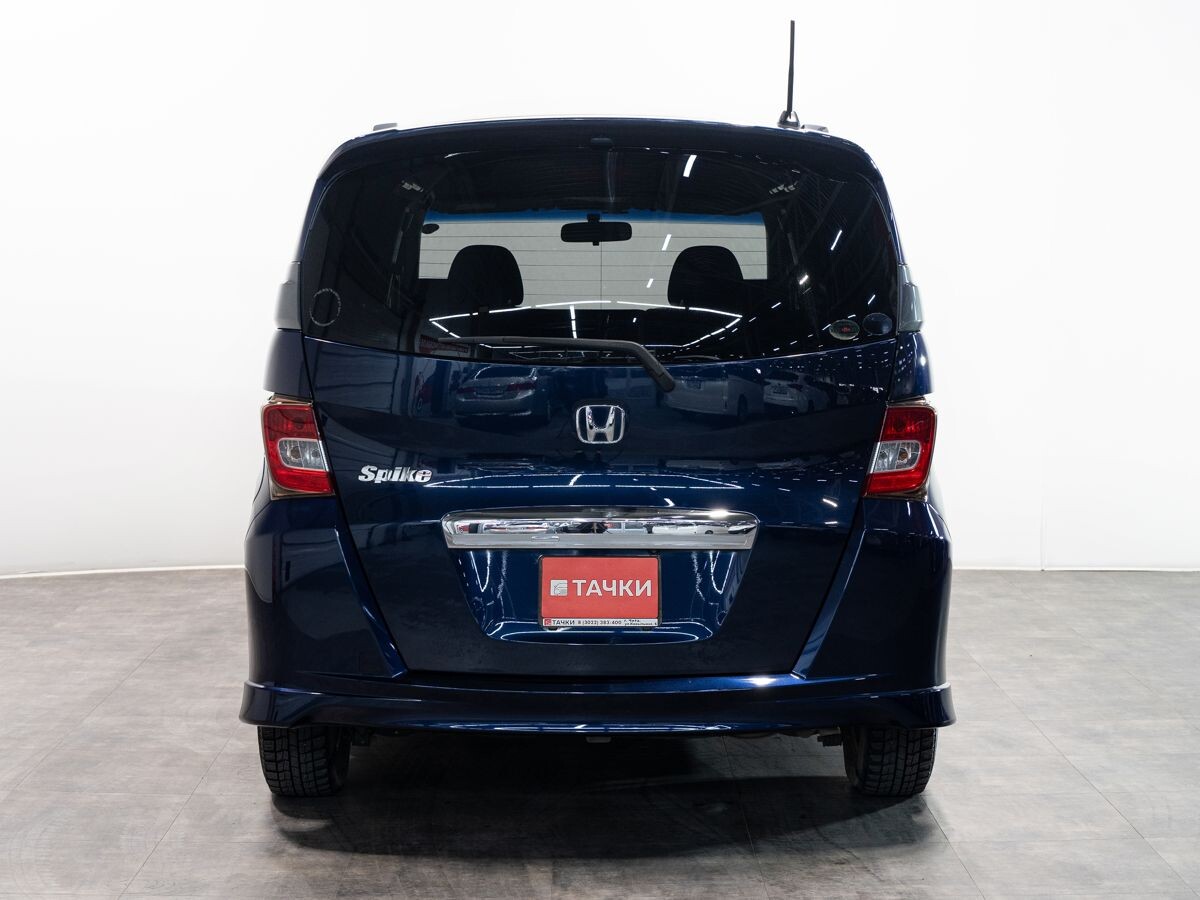Honda Freed 2010 - фото автомобиля