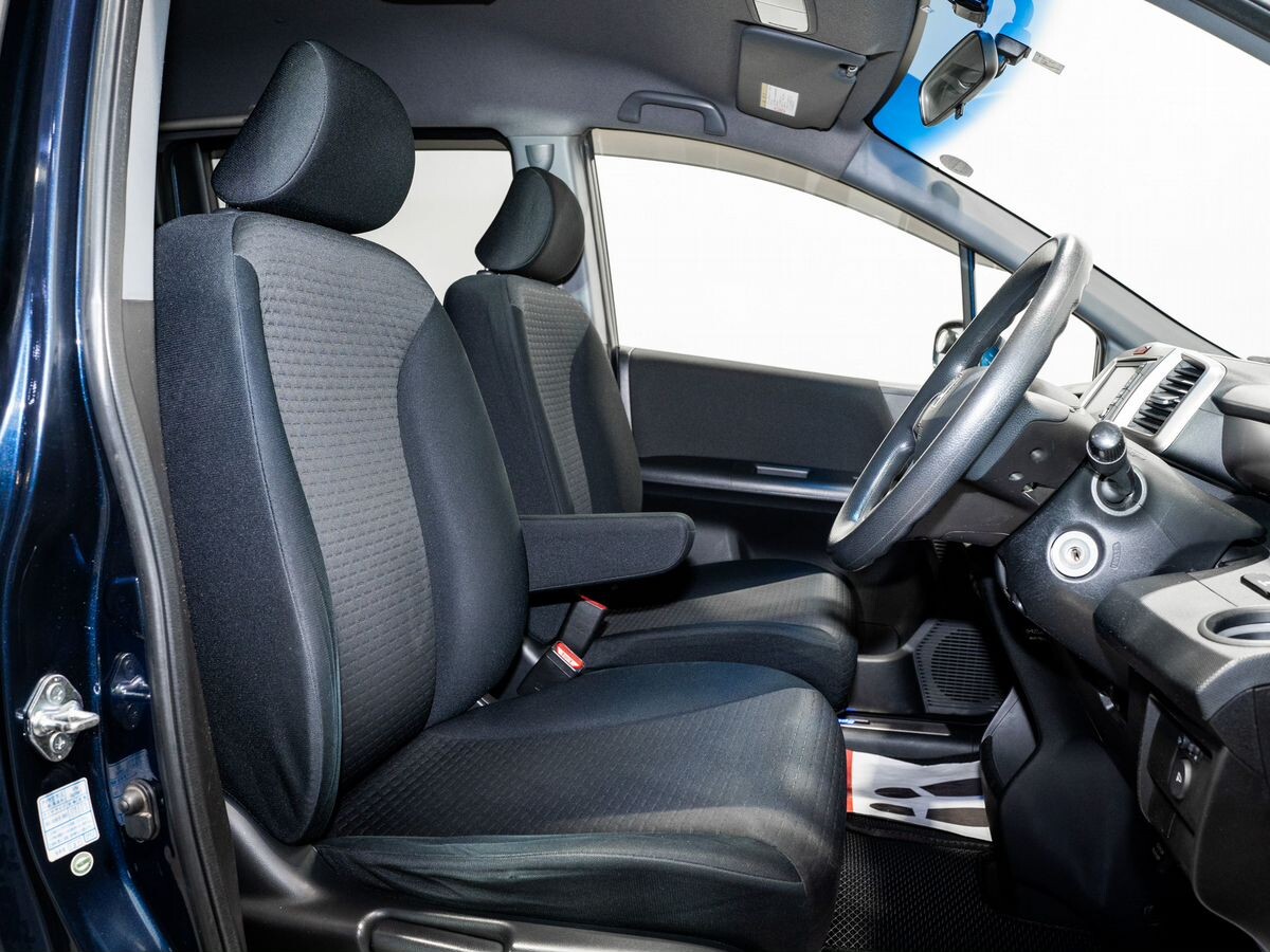 Honda Freed 2010 - фото автомобиля