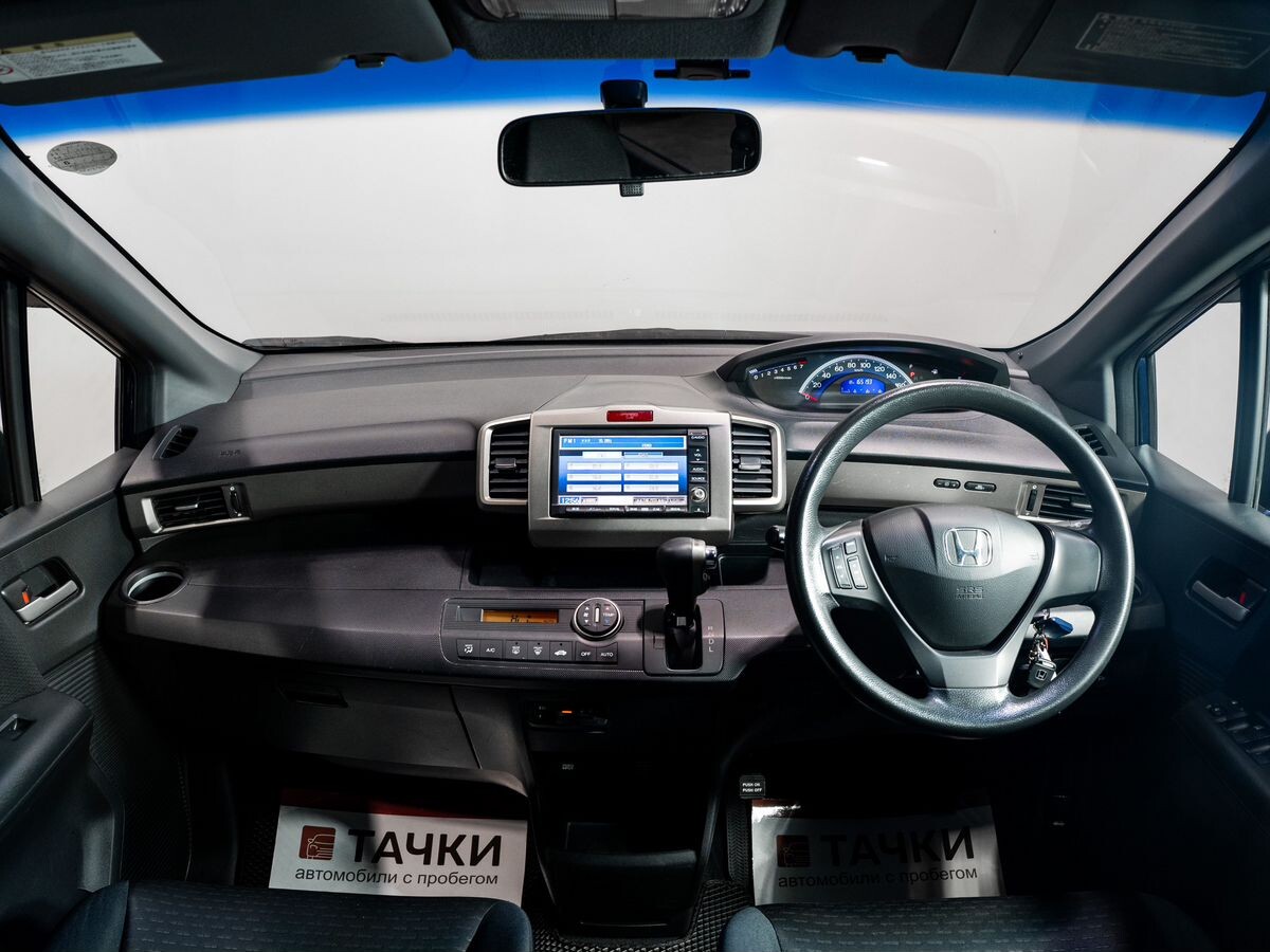 Honda Freed 2010 - фото автомобиля