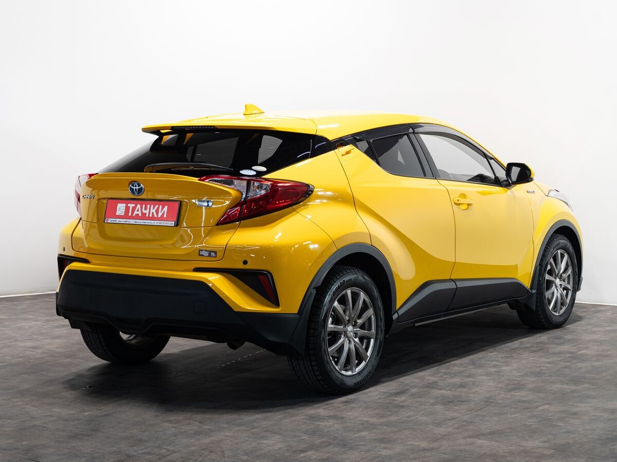 Toyota C-HR 2017 - фото автомобиля