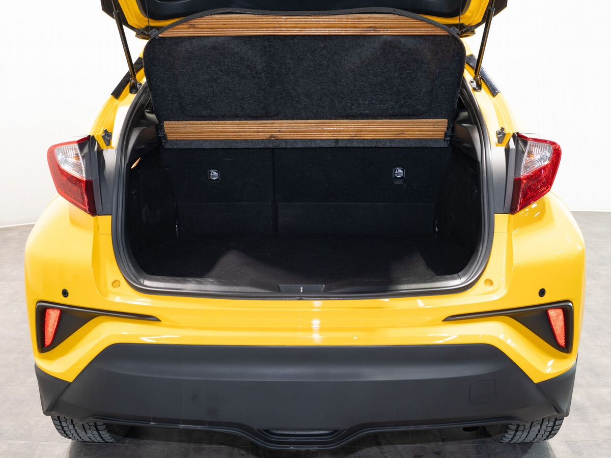 Toyota C-HR 2017 - фото автомобиля