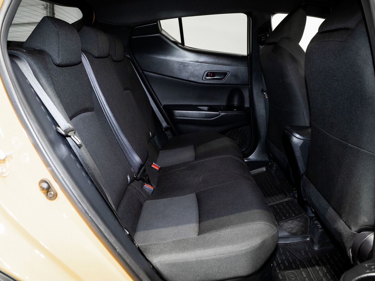 Toyota C-HR 2017 - фото автомобиля