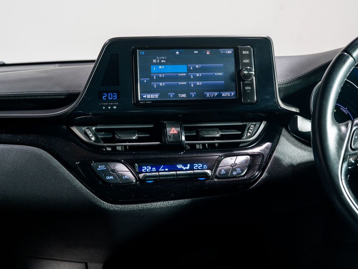 Toyota C-HR 2017 - фото автомобиля