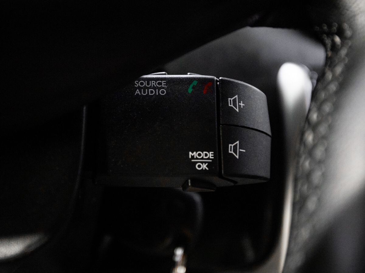 Nissan Terrano 2018 - фото автомобиля