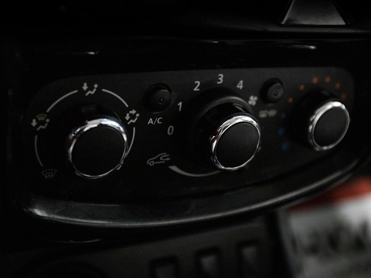 Nissan Terrano 2018 - фото автомобиля