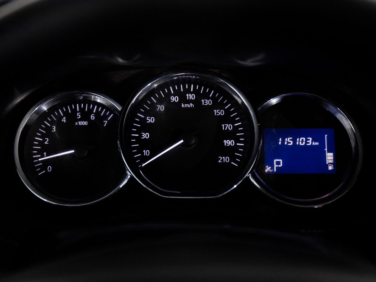 Nissan Terrano 2018 - фото автомобиля