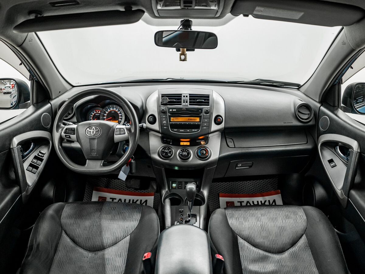 Toyota RAV4 2010 - фото автомобиля