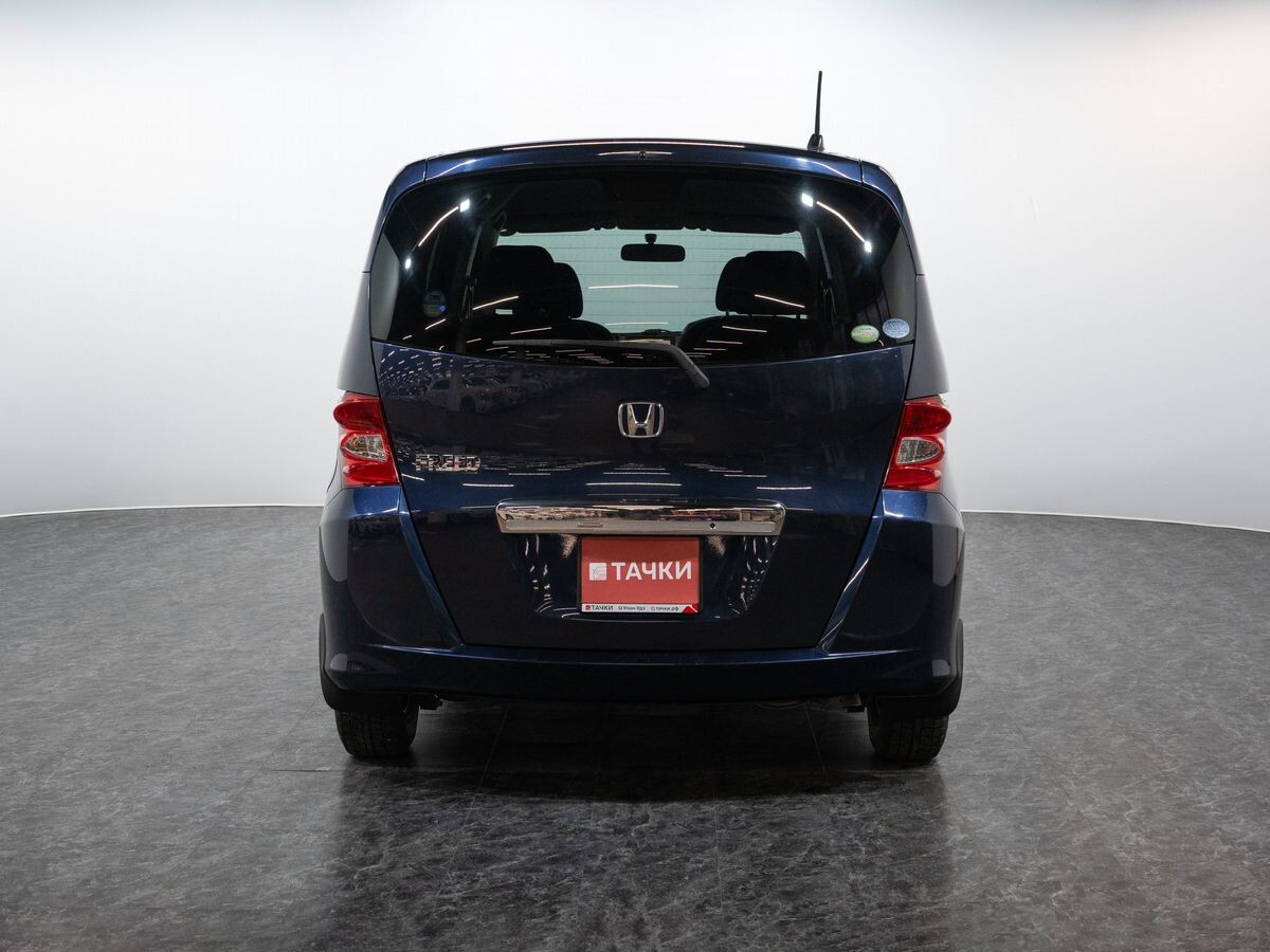 Honda Freed 2010 - фото автомобиля