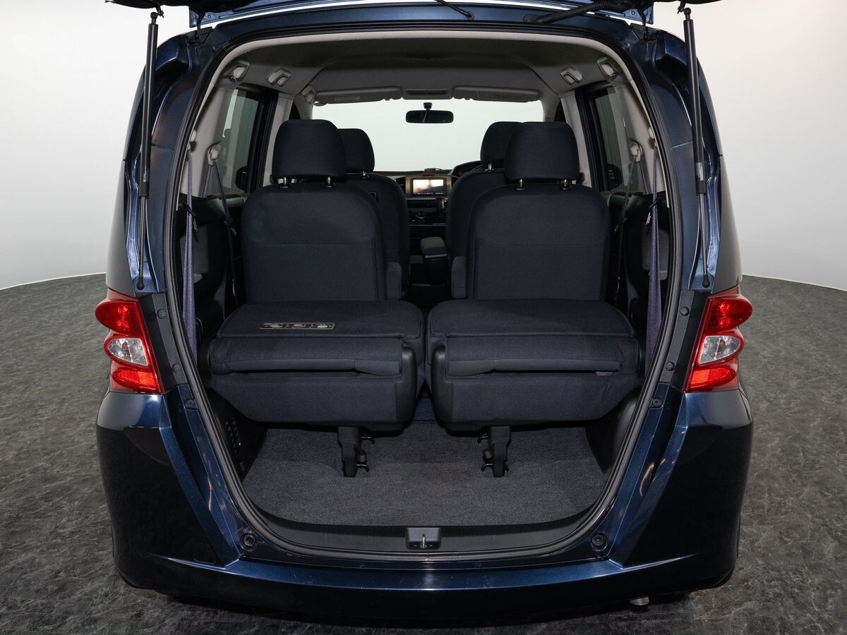 Honda Freed 2010 - фото автомобиля