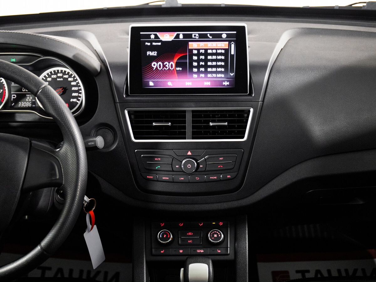 FAW Besturn X40 2019 - фото автомобиля